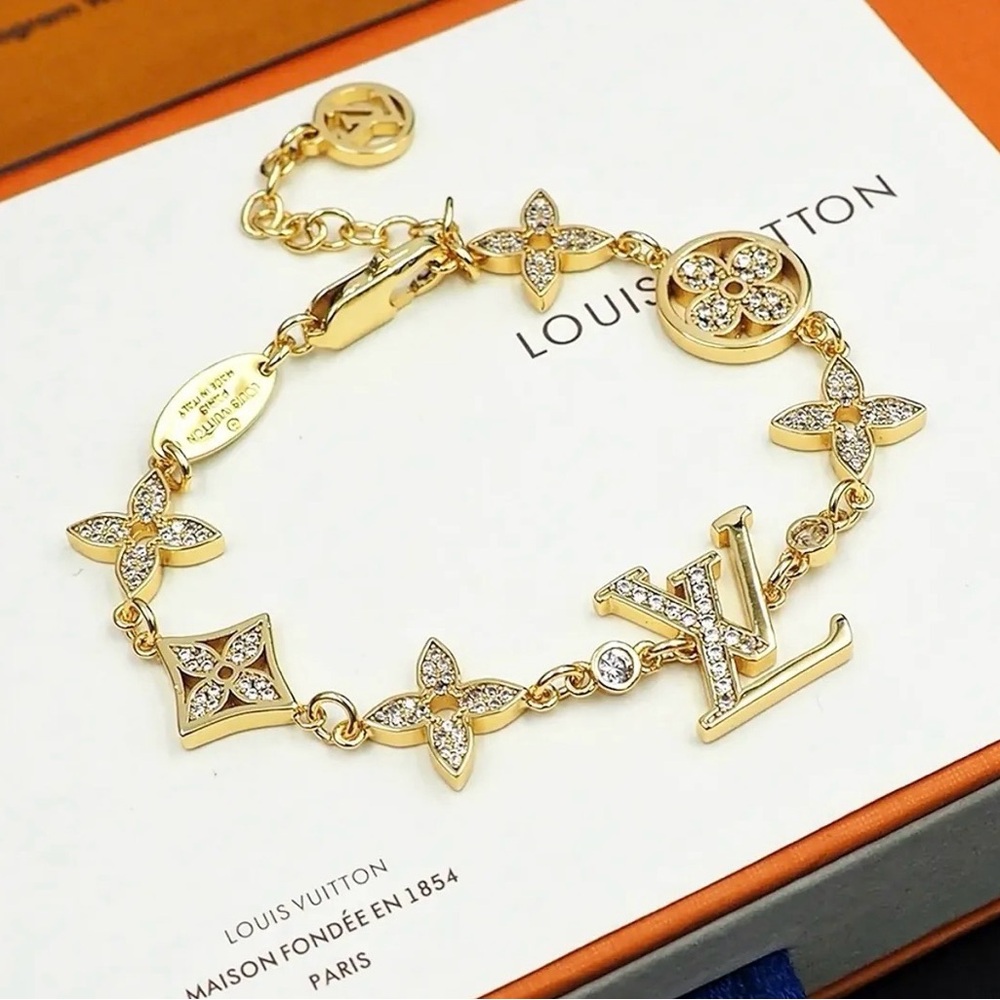 LOUIS VUITTON Designer Charm Bracelet